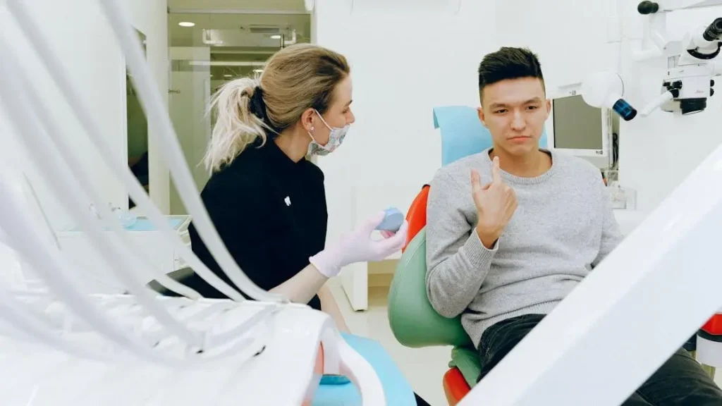 9 Best Dental Implant Specialists: Pain-Free Choices