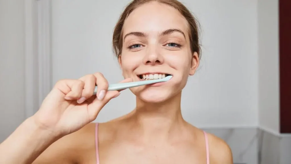How to Clean Veneers Properly for a Bright, Healthy Smile